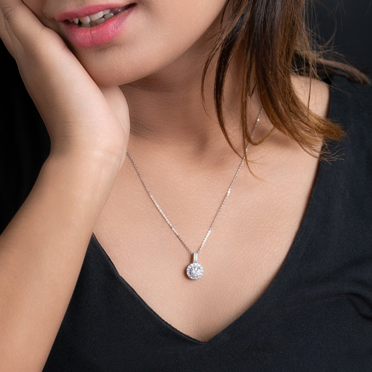 Silver triumph necklace
