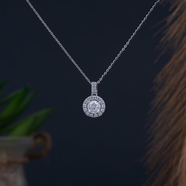 Silver triumph necklace