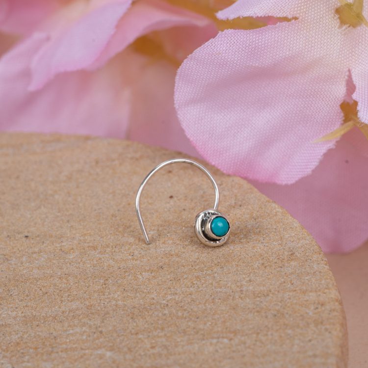 Serene Circle Nose Stud