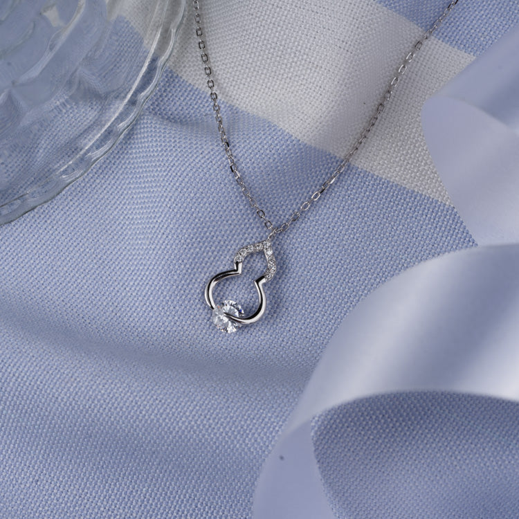 Classic Diva Elegance Pendant
