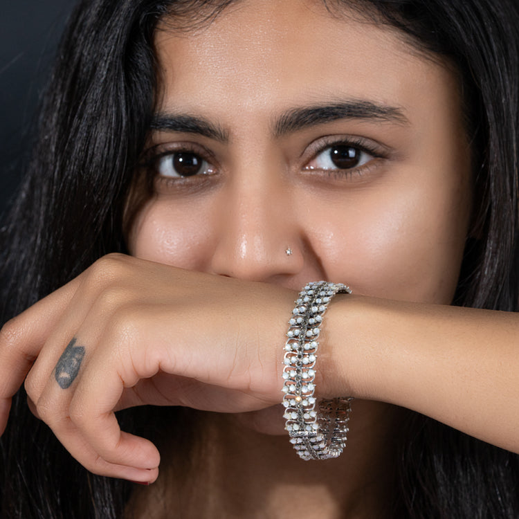 Glimmering Pearl Silver Bracelet