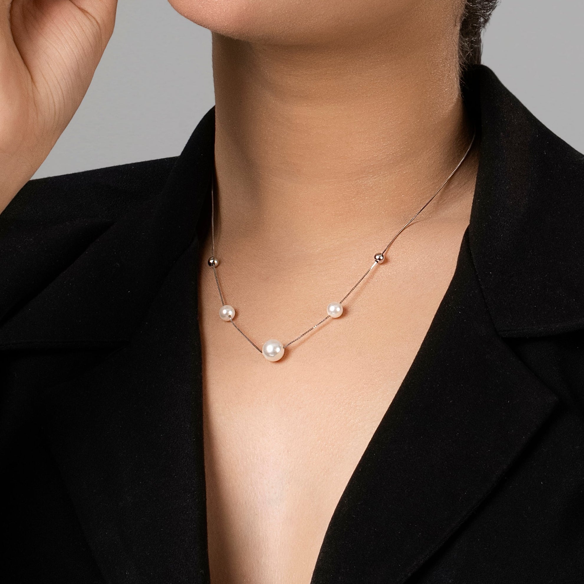 925 Silver Floating Pearls Necklace – Glyters