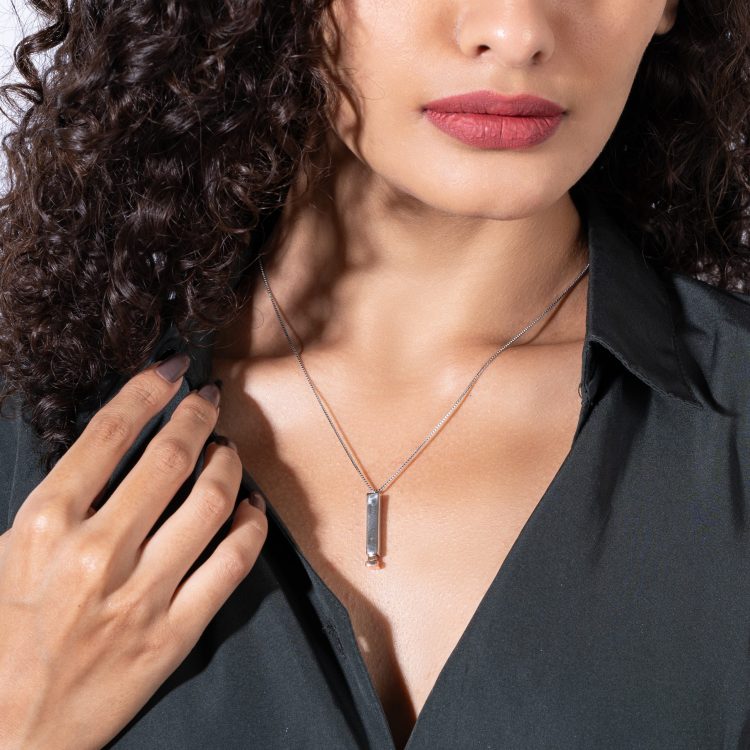 Sleek City Line Necklace