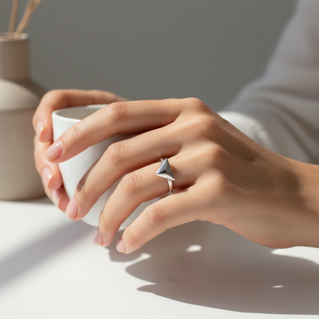 Geometric Apex Ring