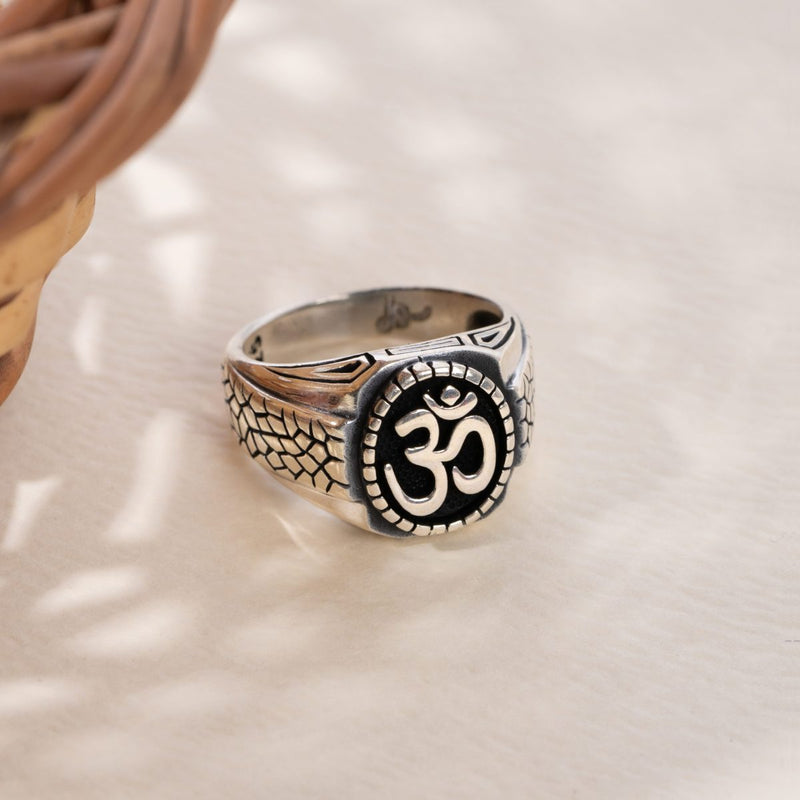 Om Essence Ring