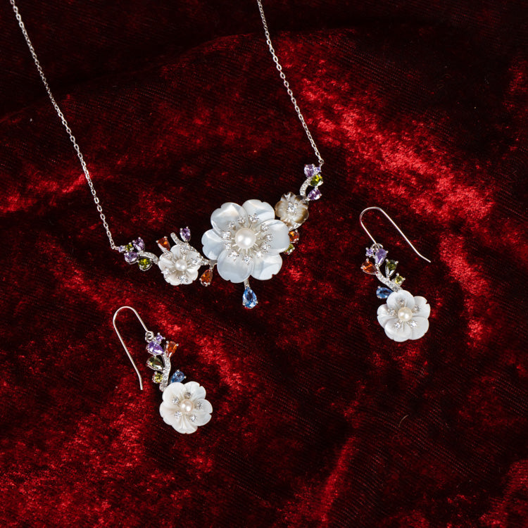Blooming Beauty Necklace