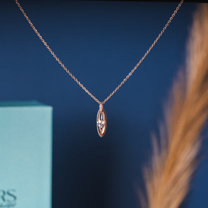 Sparkling eye chain