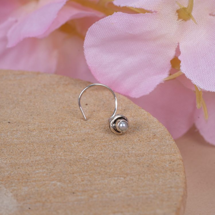 Pearl Aura Nose Stud