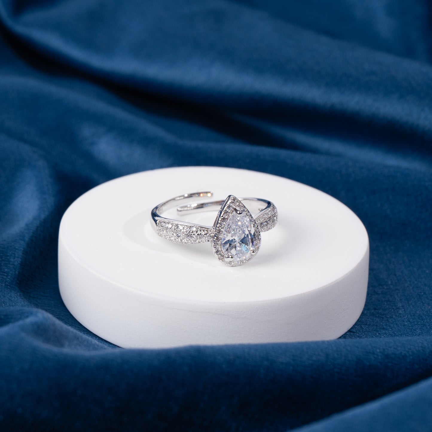 Crystal Orbit Ring