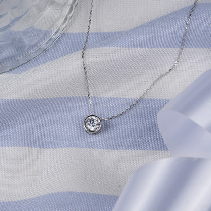 Silver Lustré Solitaire Pendant