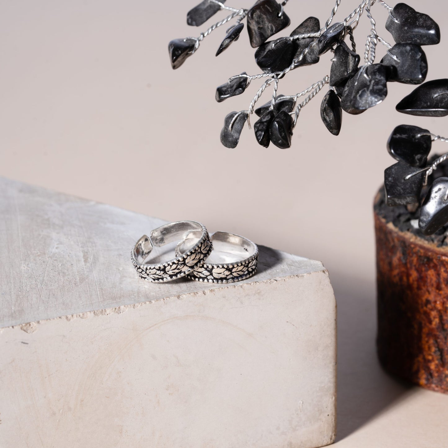 Laurel Elegance Silver Toe Rings