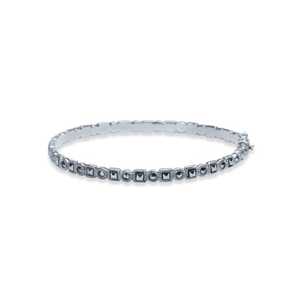 Elegant with Backdrop Silver Bracelet