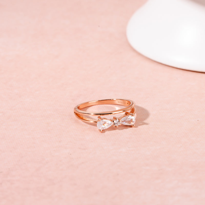Dreamy Bow Ring
