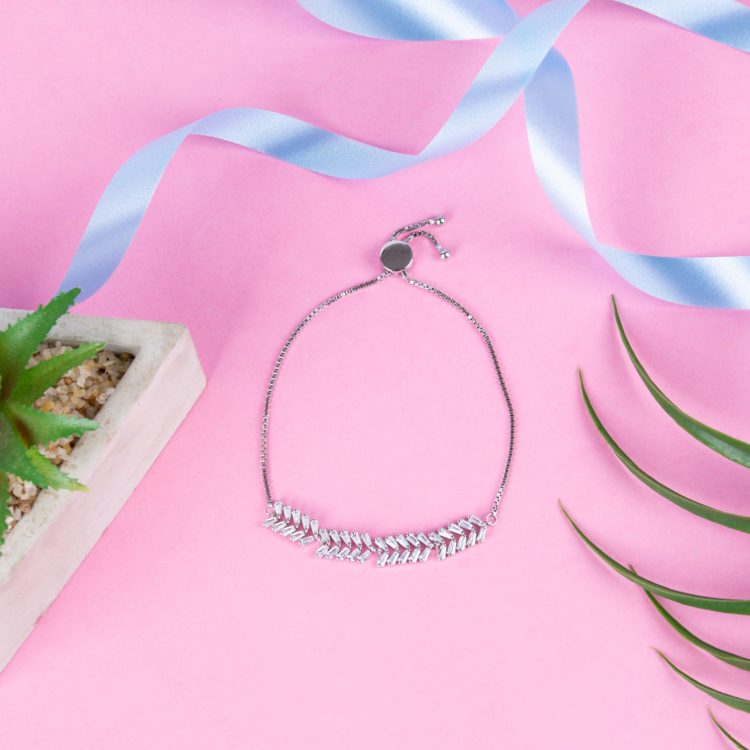 Glimmering Leaves Silver bracelet