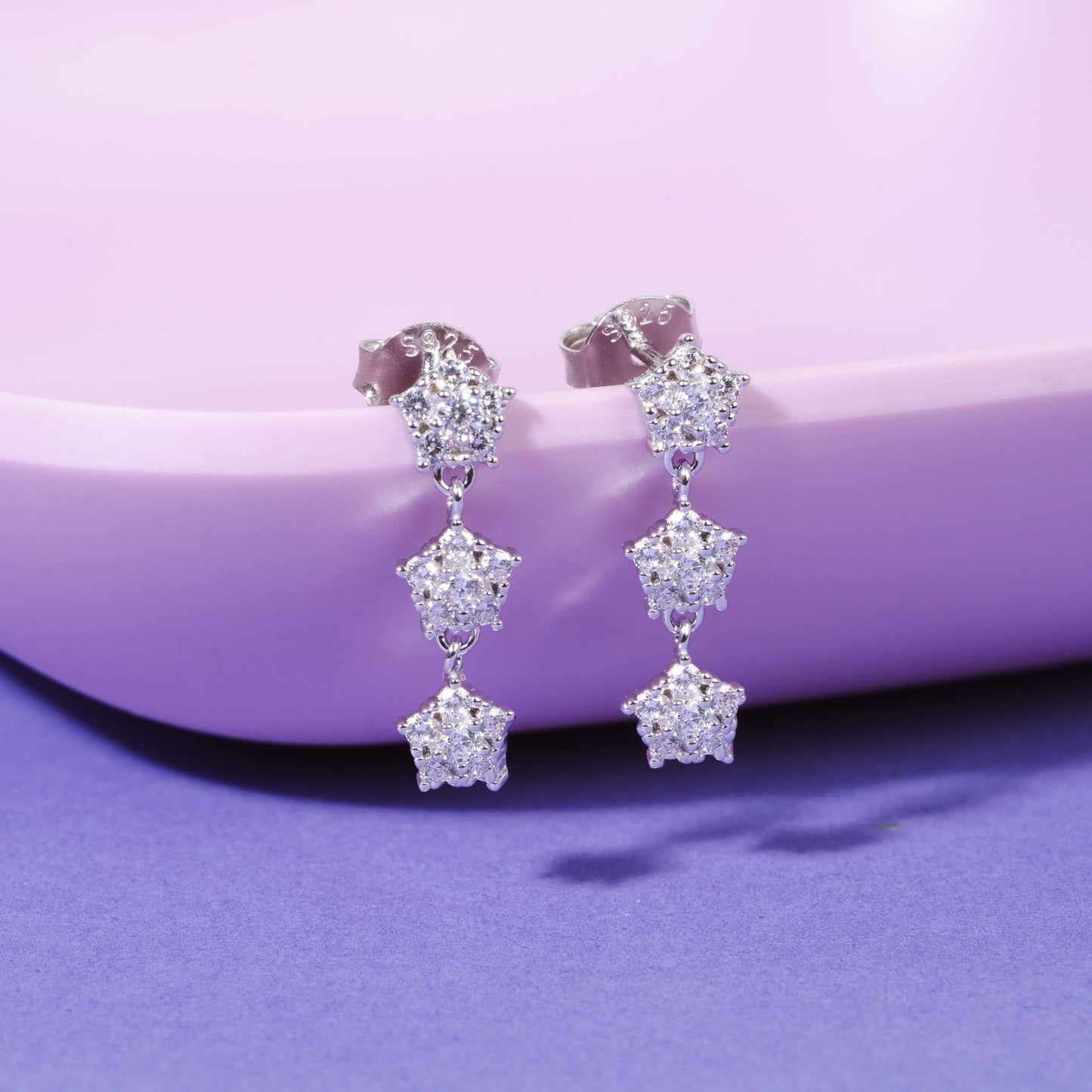 Glimmering Horizon Dangles