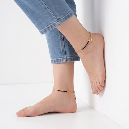 Golden Noir Bead Anklet