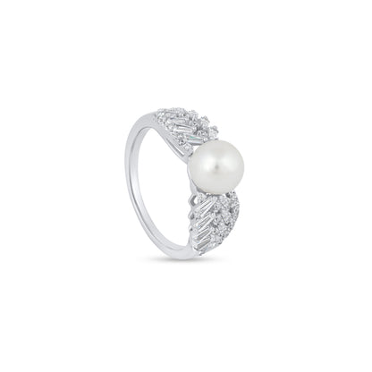Regal Pearl Crest Ring