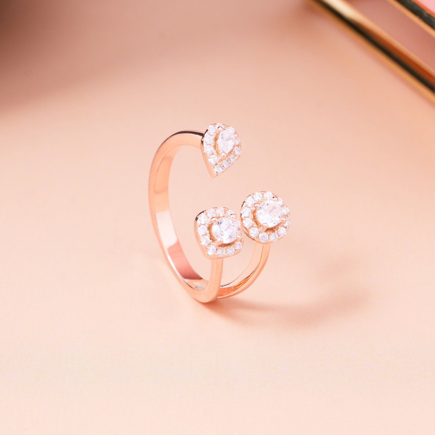 Trinity Glow Ring