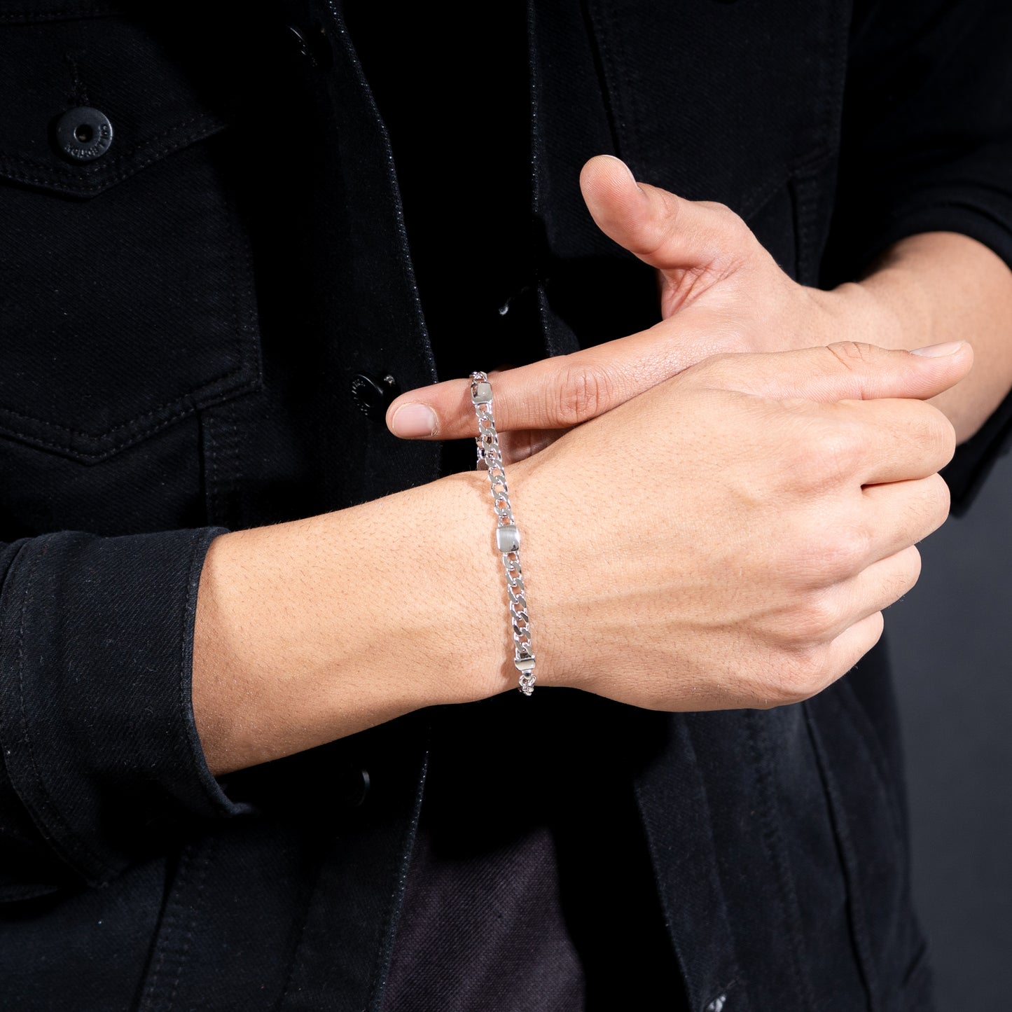 Valor Link Bracelet